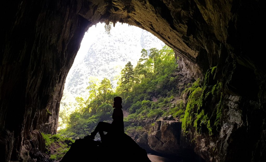 điểm check in lý tưởng trong hang Én