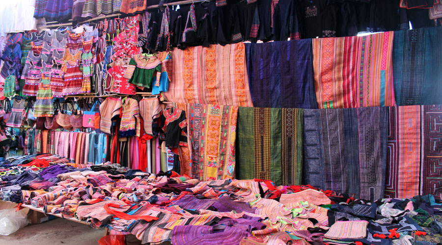 hàng thổ cẩm ở Sapa