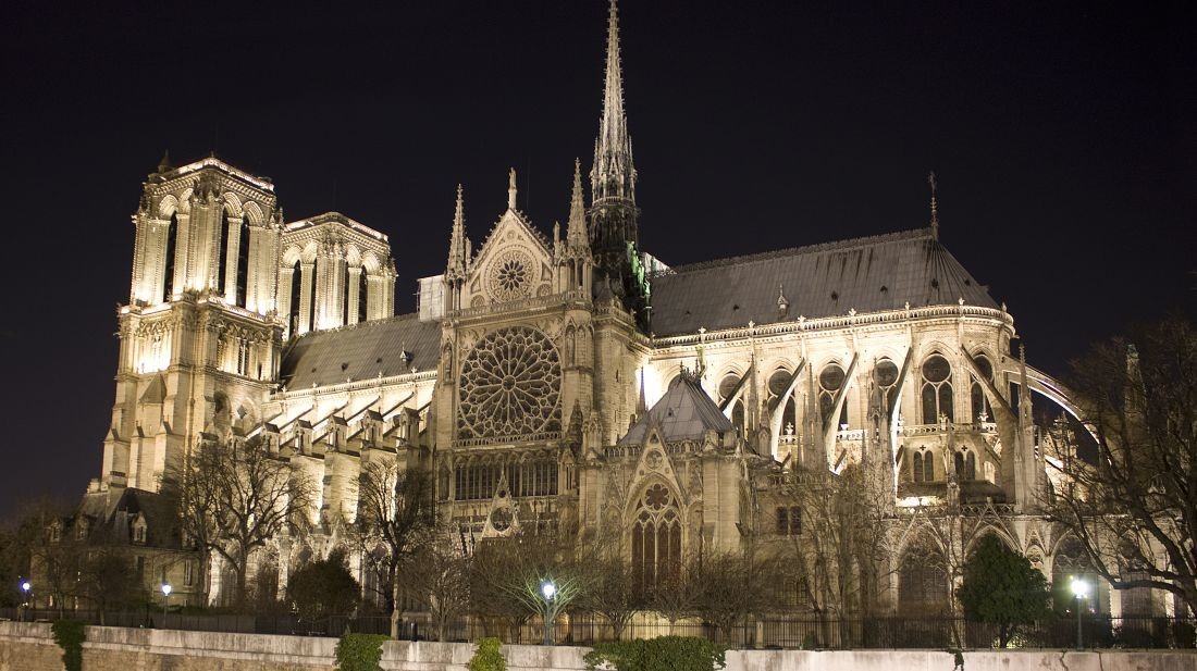 Khám phá nhà thờ Đức Bà ở Paris