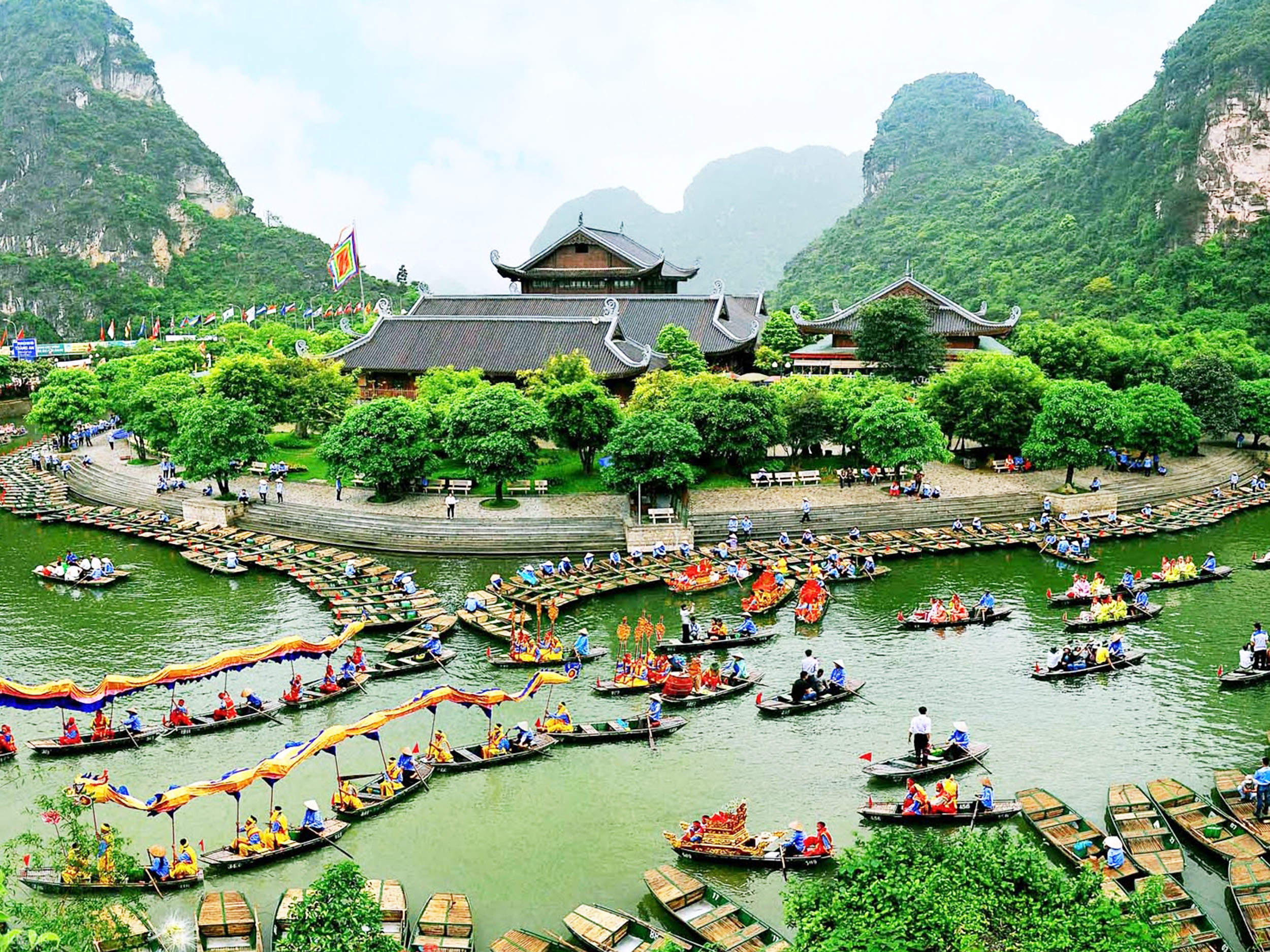 Tour du lịch tâm linh: Tam Chúc - Tràng An 1 ngày