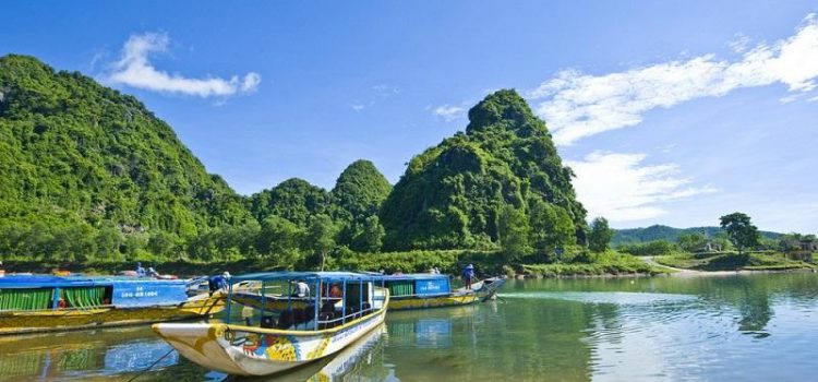 Tour du lịch Hà Nội - Quảng Bình 3N4Đ di chuyển bằng tàu hỏa