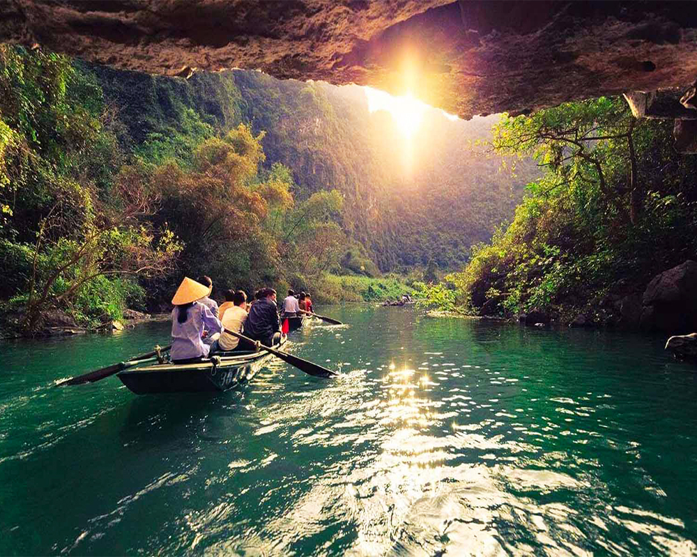 Tour Ninh Bình trong ngày: Bái Đính - Tràng An - Hang Múa