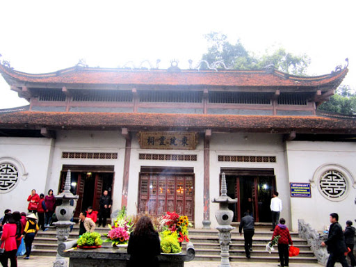 Chương trình tour 1 ngày: Đền Ông Hoàng Bảy - Đền Mẫu Đông Cuông