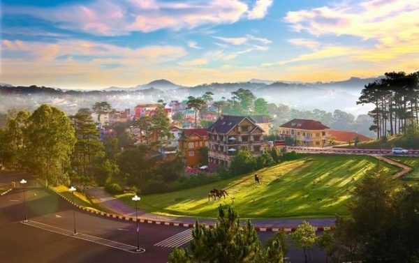 Du lịch Đà Lạt dịp Lễ 2/9 tham quan trang trại rau và hoa